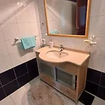 Com Varanda No Centro De *